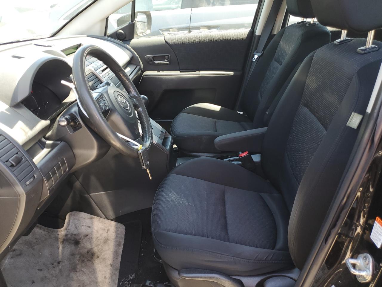 JM1CR29L390344219 2009 Mazda 5