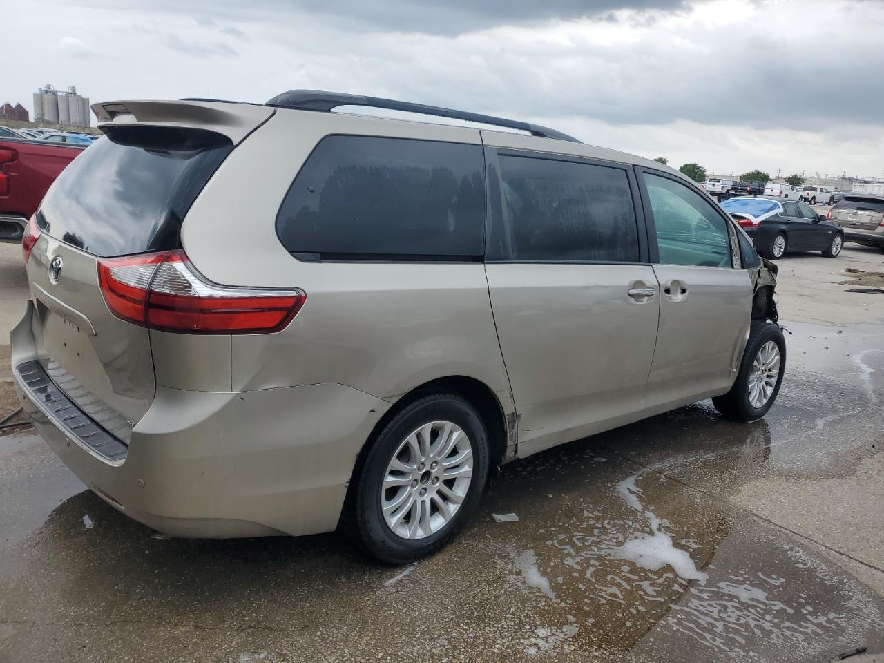 5TDYK3DC6FS657068 2015 Toyota Sienna Xle