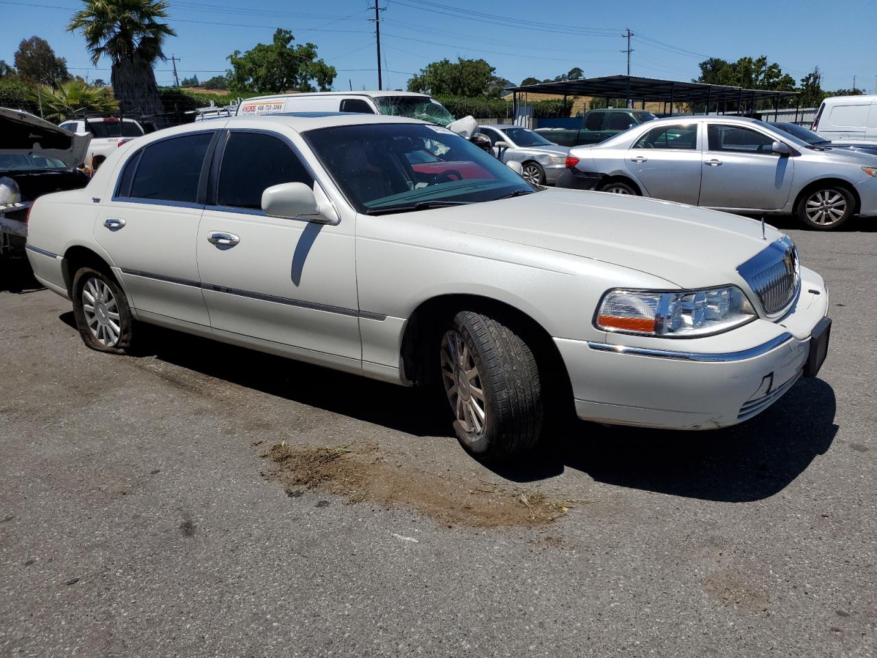 1LNHM82V36Y645780 2006 Lincoln Town Car Signature Limited