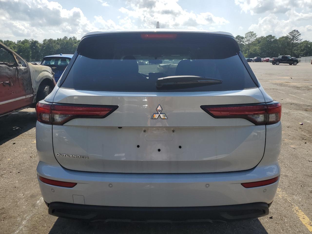 JA4J3UA81RZ038475 2024 Mitsubishi Outlander Es