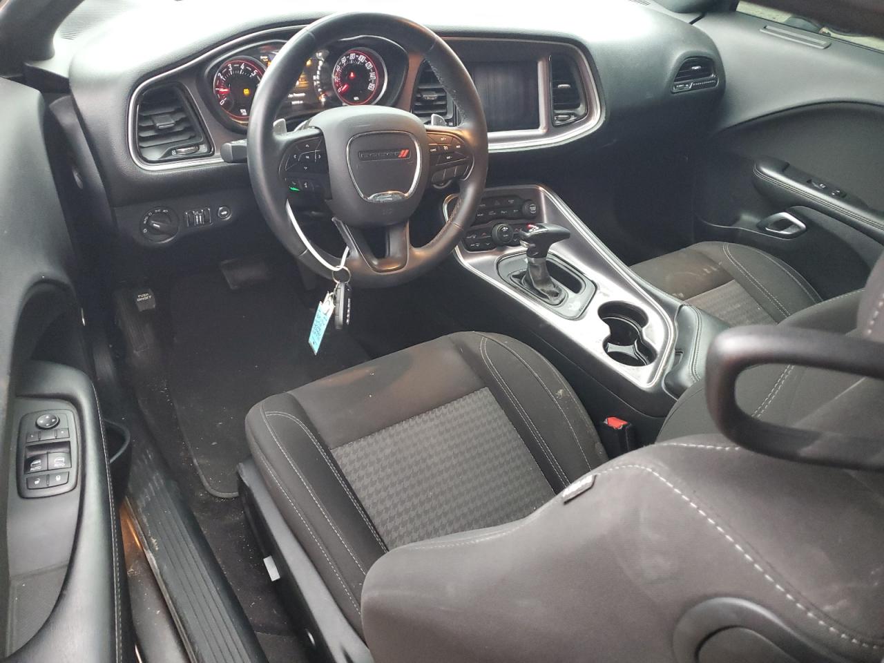 2C3CDZAG0JH204719 2018 Dodge Challenger Sxt