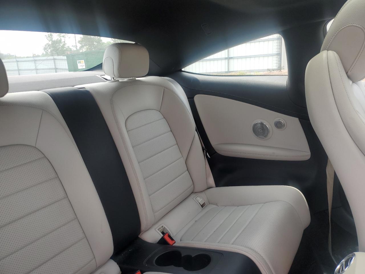 WDDWJ4JB2HF403412 2017 Mercedes-Benz C 300