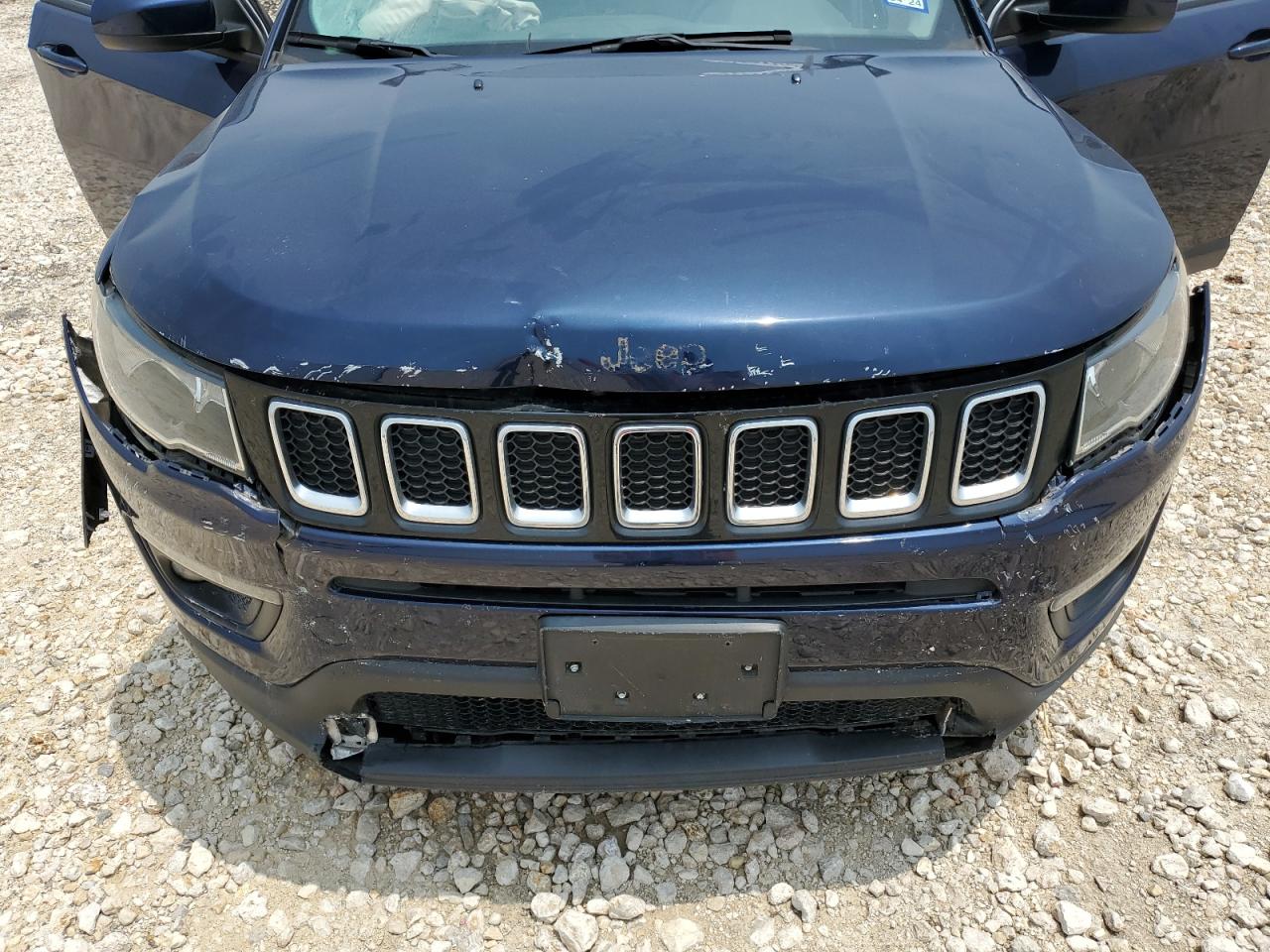 3C4NJCBB4JT420450 2018 Jeep Compass Latitude