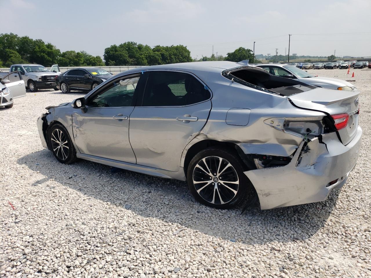 2019 Toyota Camry L vin: 4T1B11HK5KU734058