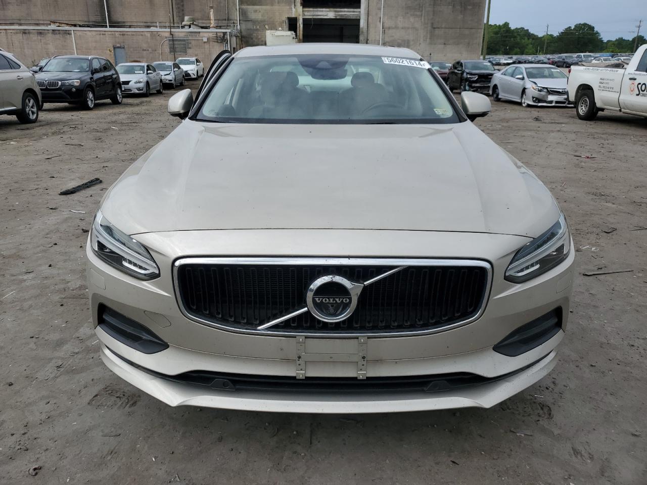 LVY992MK6JP029654 2018 Volvo S90 T6 Momentum