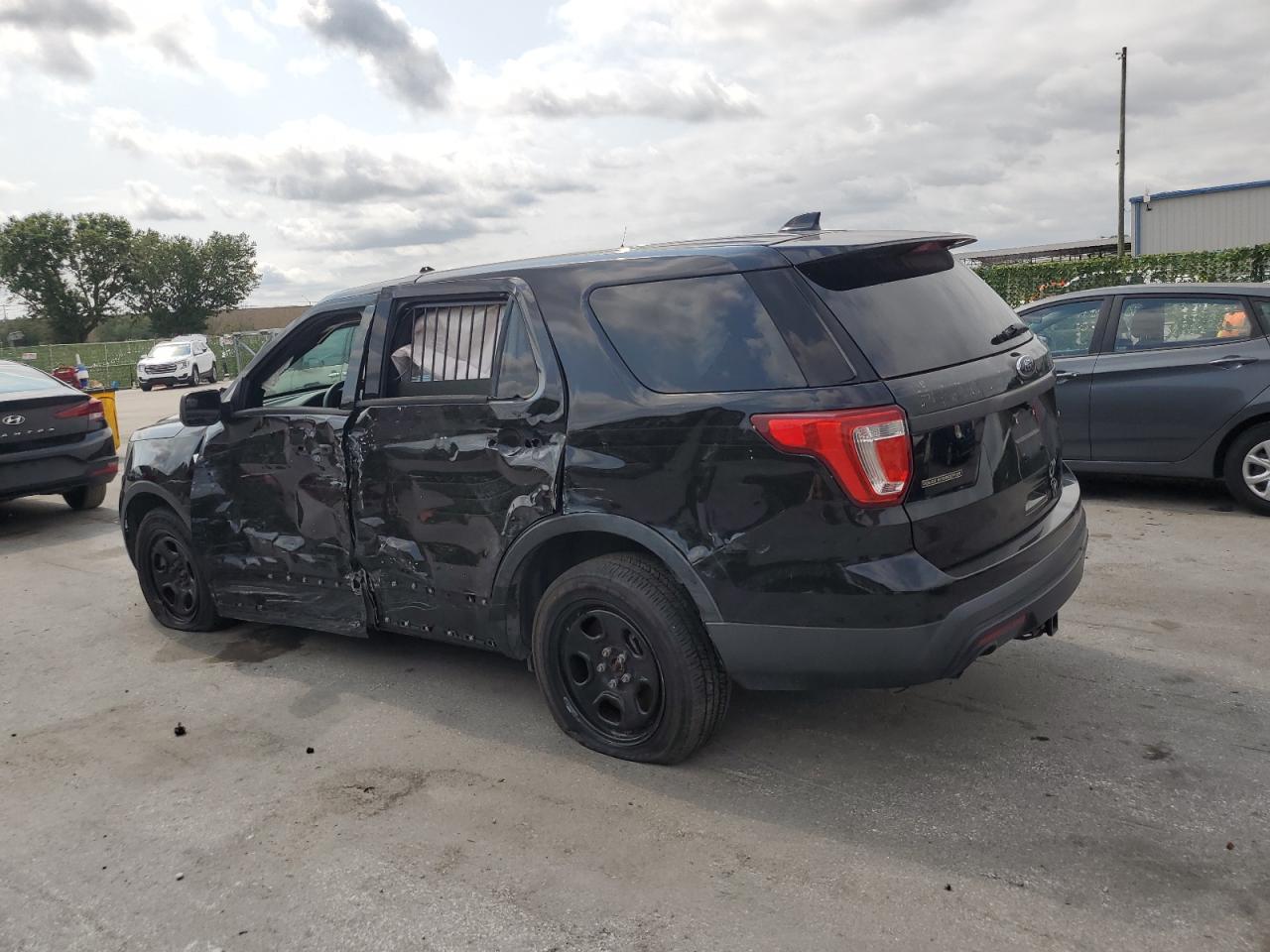 1FM5K8AR7HGB47135 2017 Ford Explorer Police Interceptor