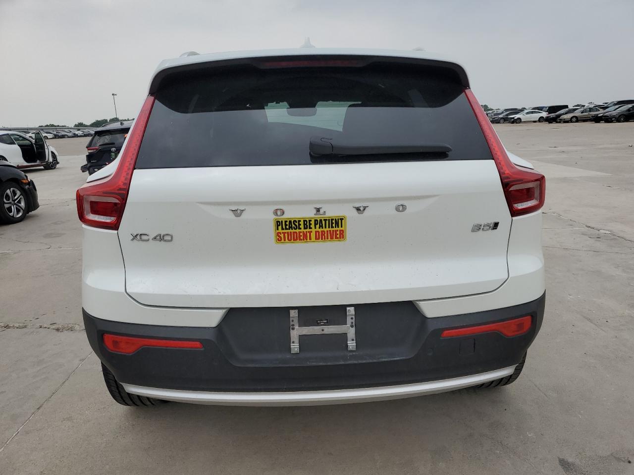 YV4L12UEXP2086022 2023 Volvo Xc40 Plus