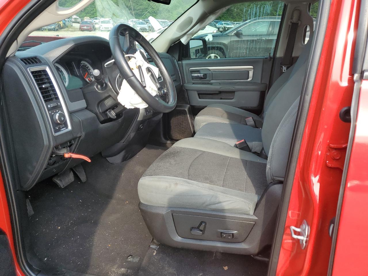 1C6RR7GT0FS772007 2015 Ram 1500 Slt