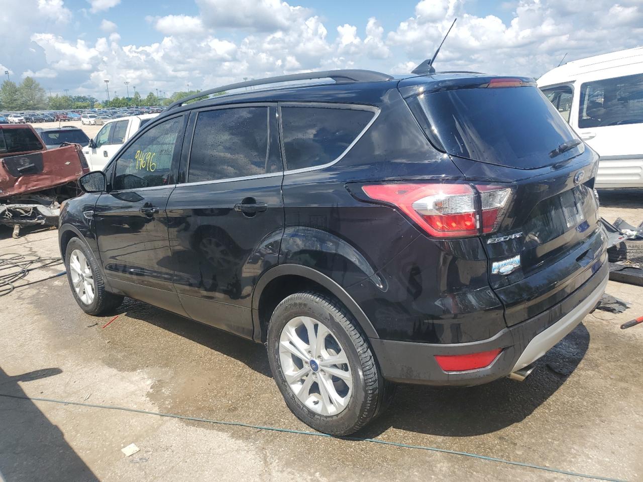 1FMCU0GD2JUB70277 2018 Ford Escape Se