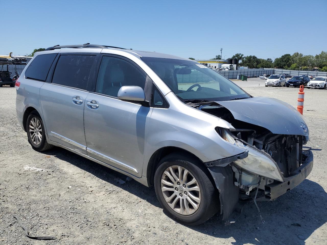 5TDYK3DC3CS207454 2012 Toyota Sienna Xle