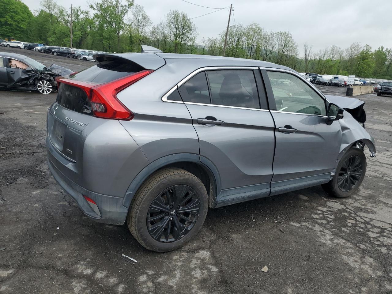 JA4AT4AA6JZ042707 2018 Mitsubishi Eclipse Cross Le