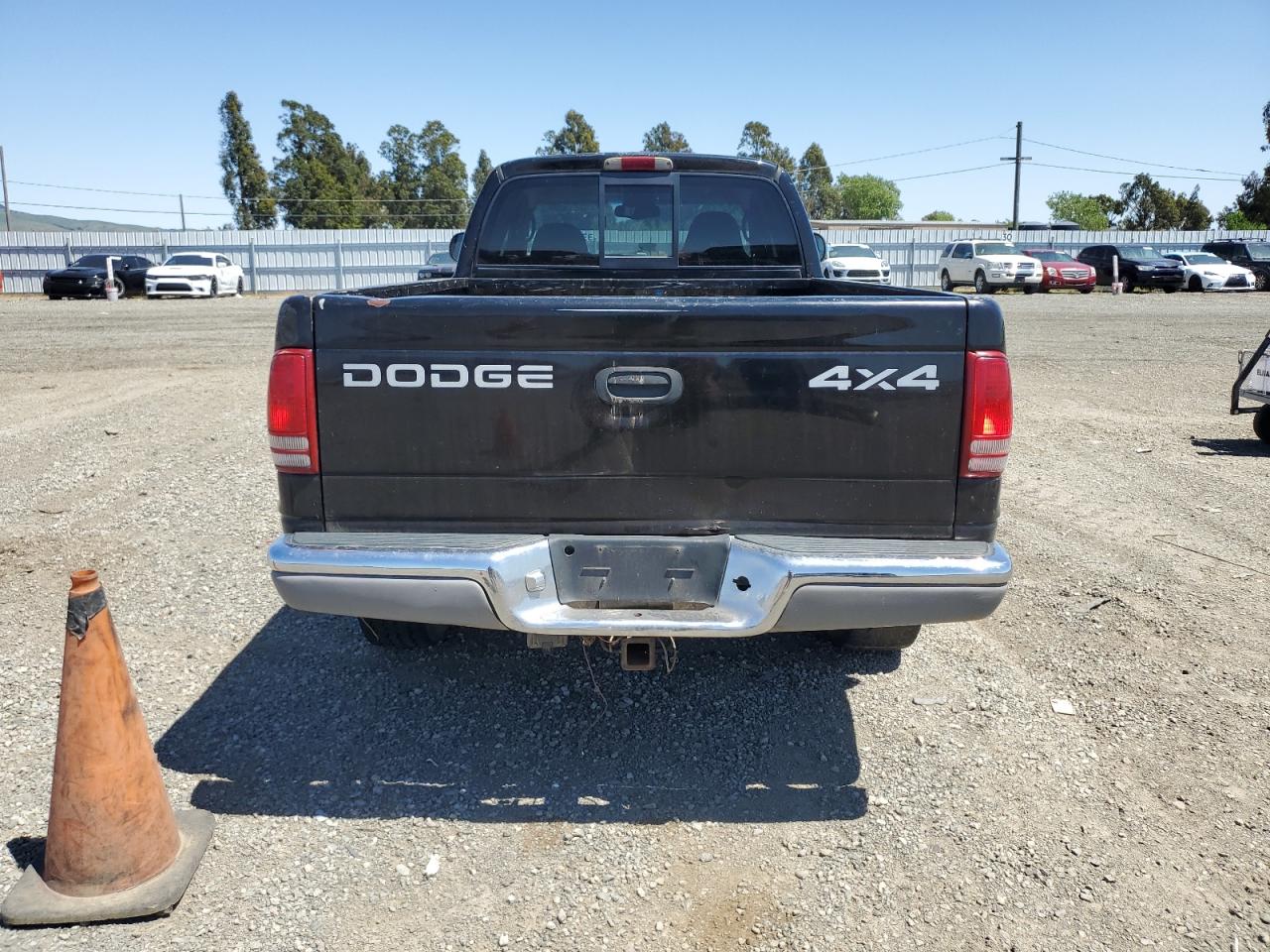 1B7GG22N3YS717328 2000 Dodge Dakota