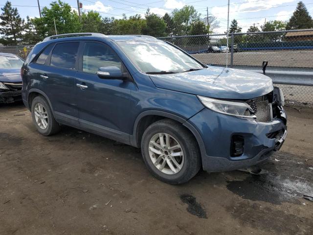 VIN 5XYKTDA7XFG588477 2015 KIA Sorento, LX no.4