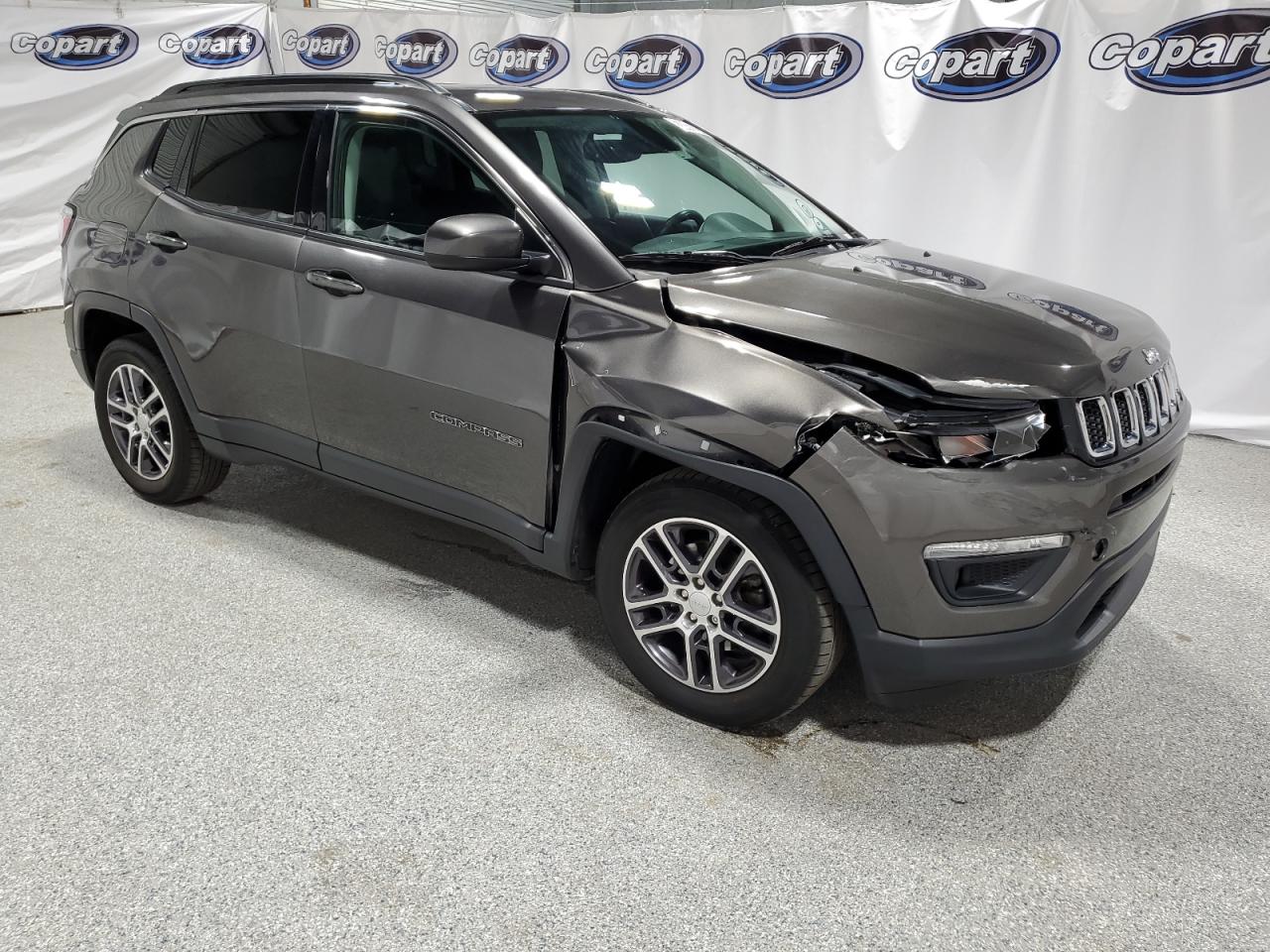 3C4NJDBB5JT143815 2018 Jeep Compass Latitude