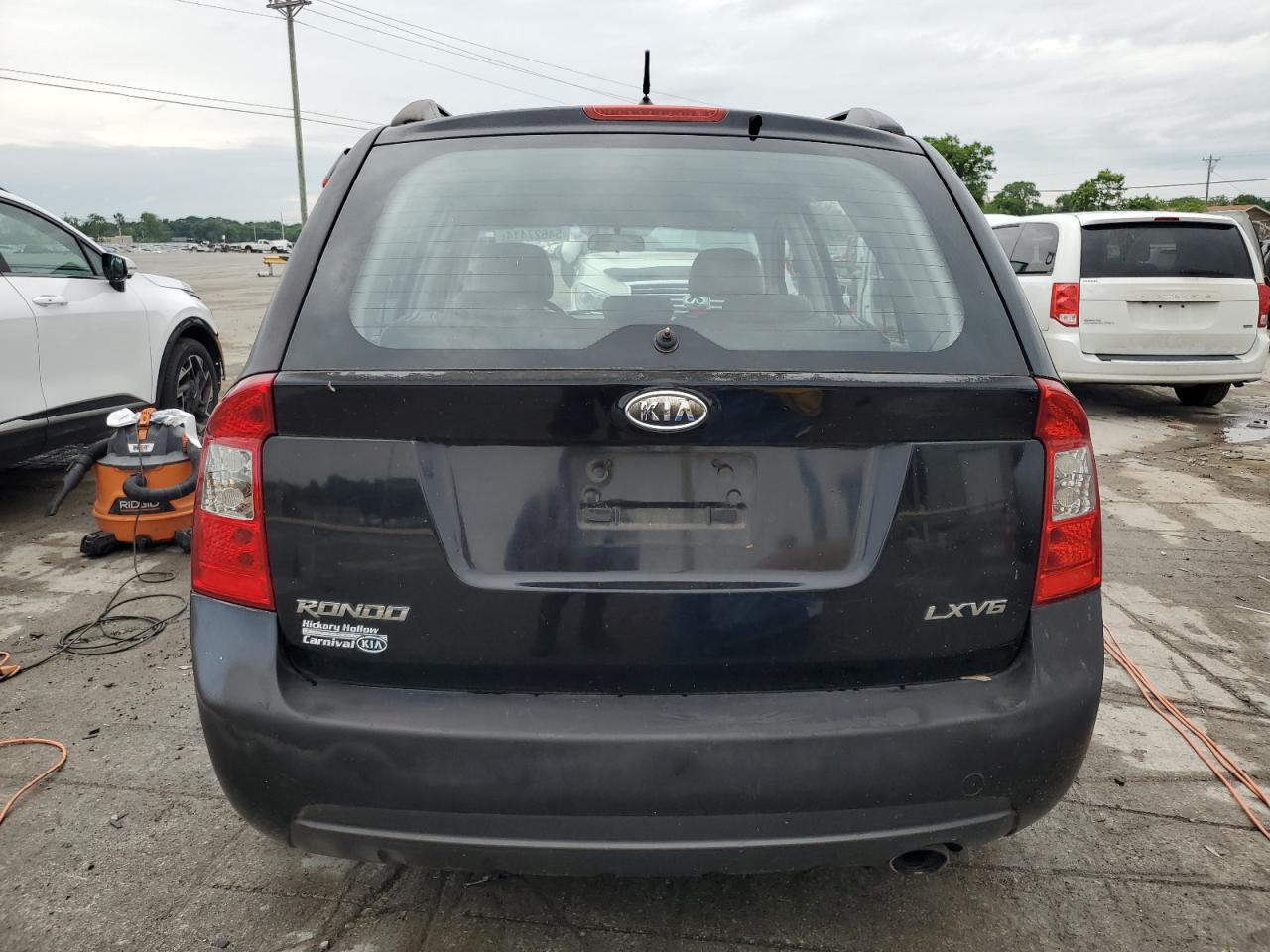 KNAFG526X77119869 2007 Kia Rondo Lx