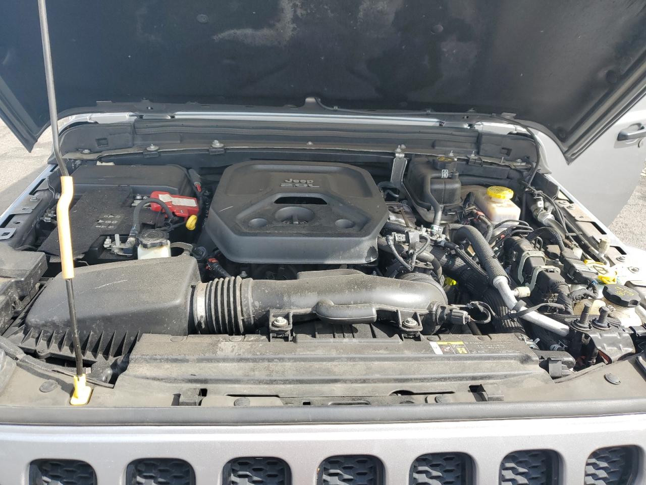 1C4HJXEN2LW242819 2020 Jeep Wrangler Unlimited Sahara