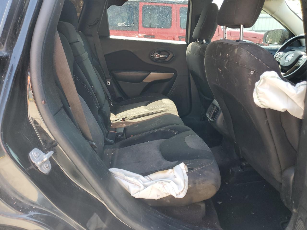 1C4PJLAB4HW654733 2017 Jeep Cherokee Sport