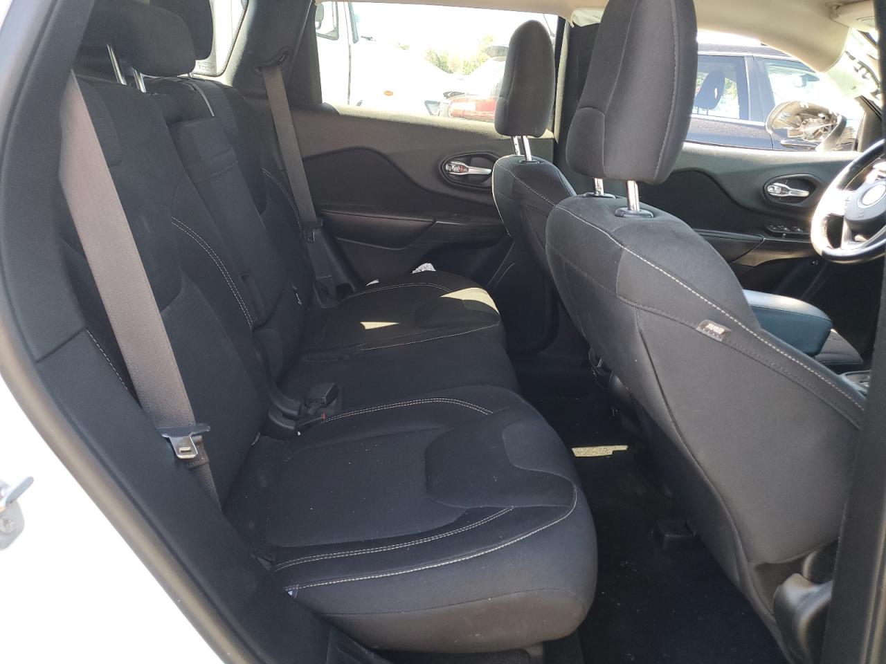 1C4PJMCB7FW744507 2015 Jeep Cherokee Latitude