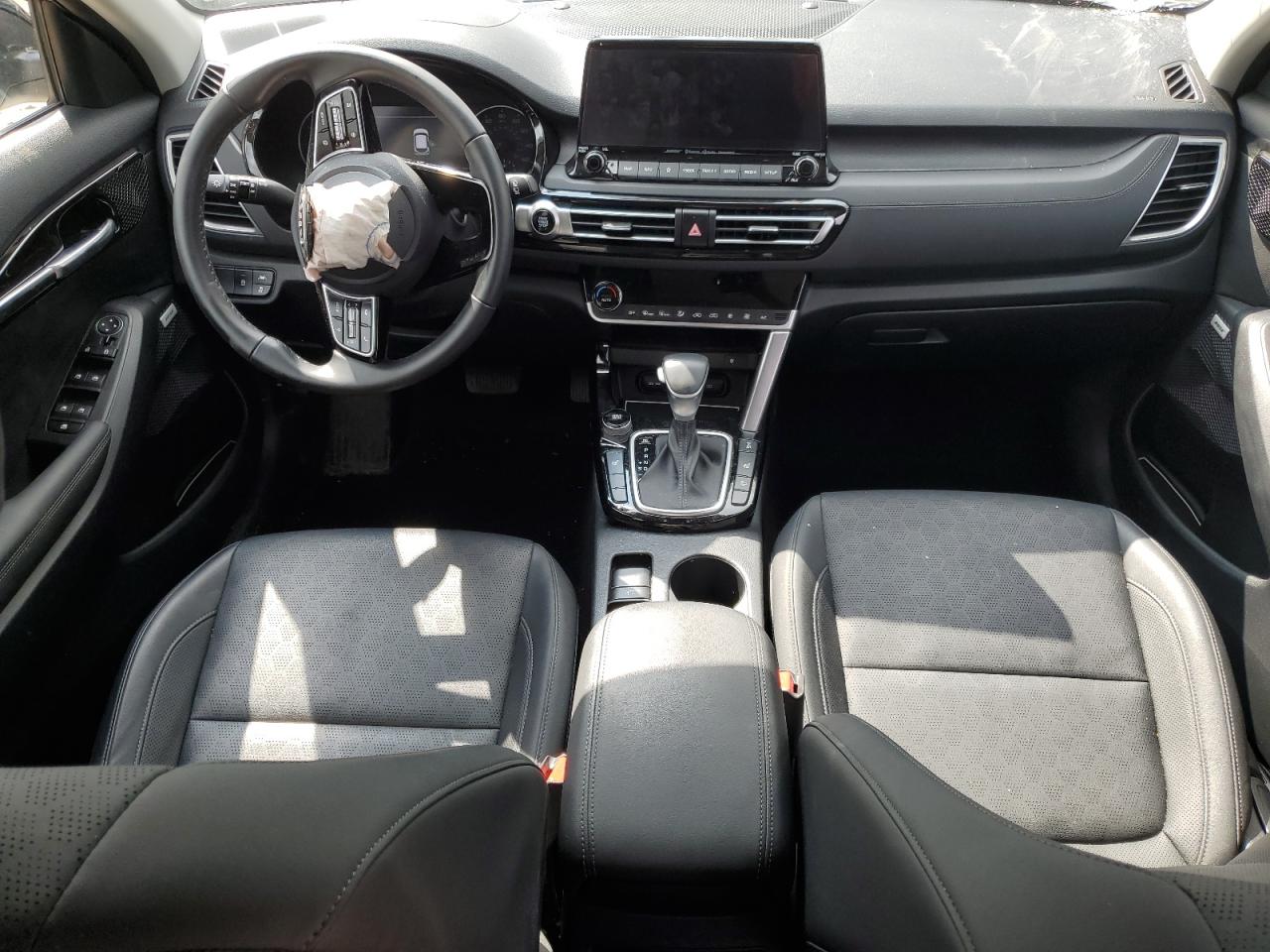 KNDETCA2XM7210939 2021 Kia Seltos Sx