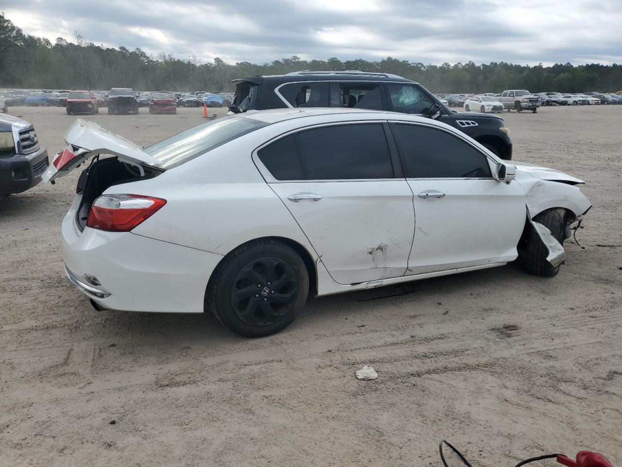 1HGCR2F74HA072782 2017 Honda Accord Ex