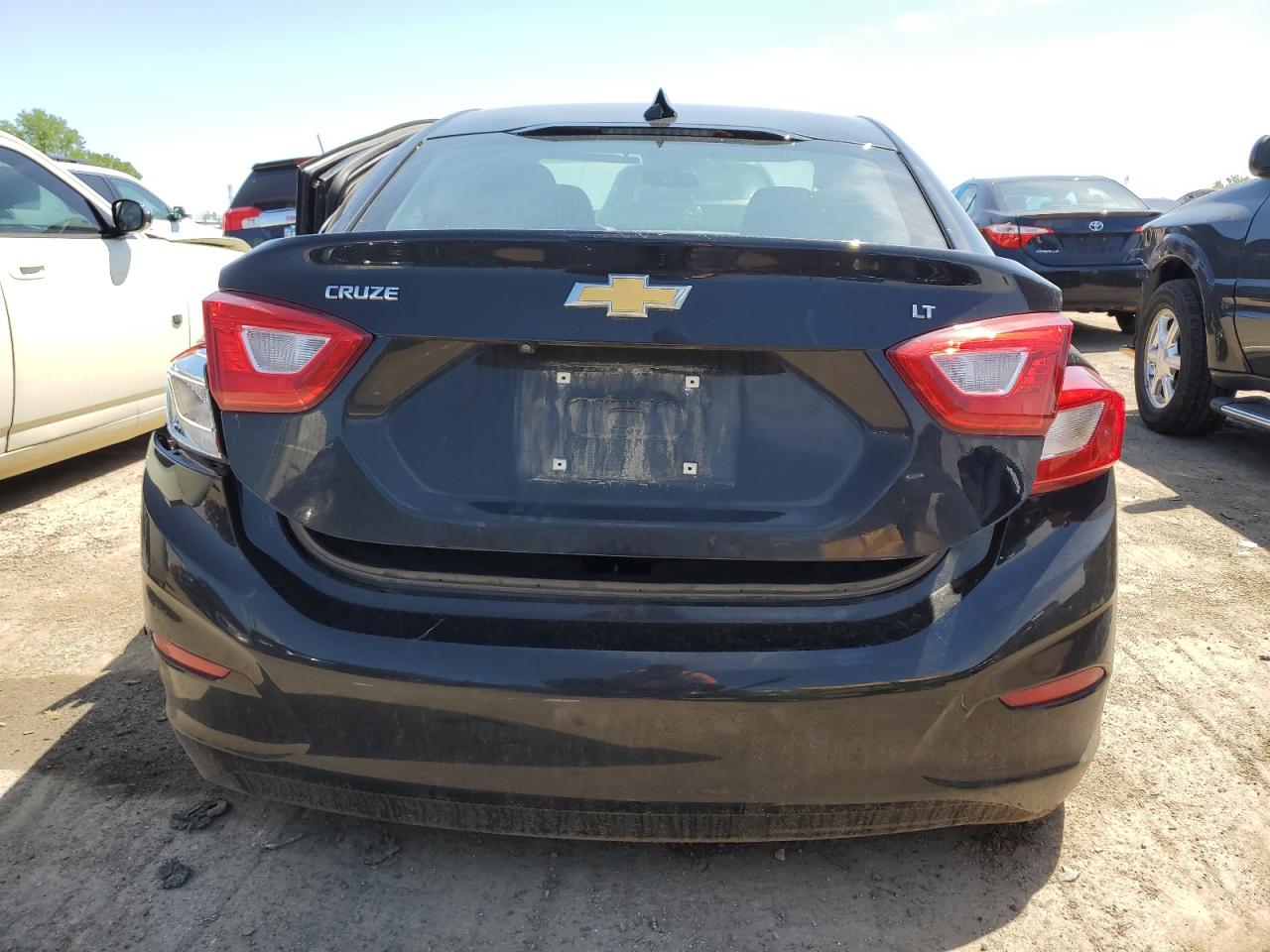 2018 Chevrolet Cruze Lt vin: 1G1BE5SM5J7157886