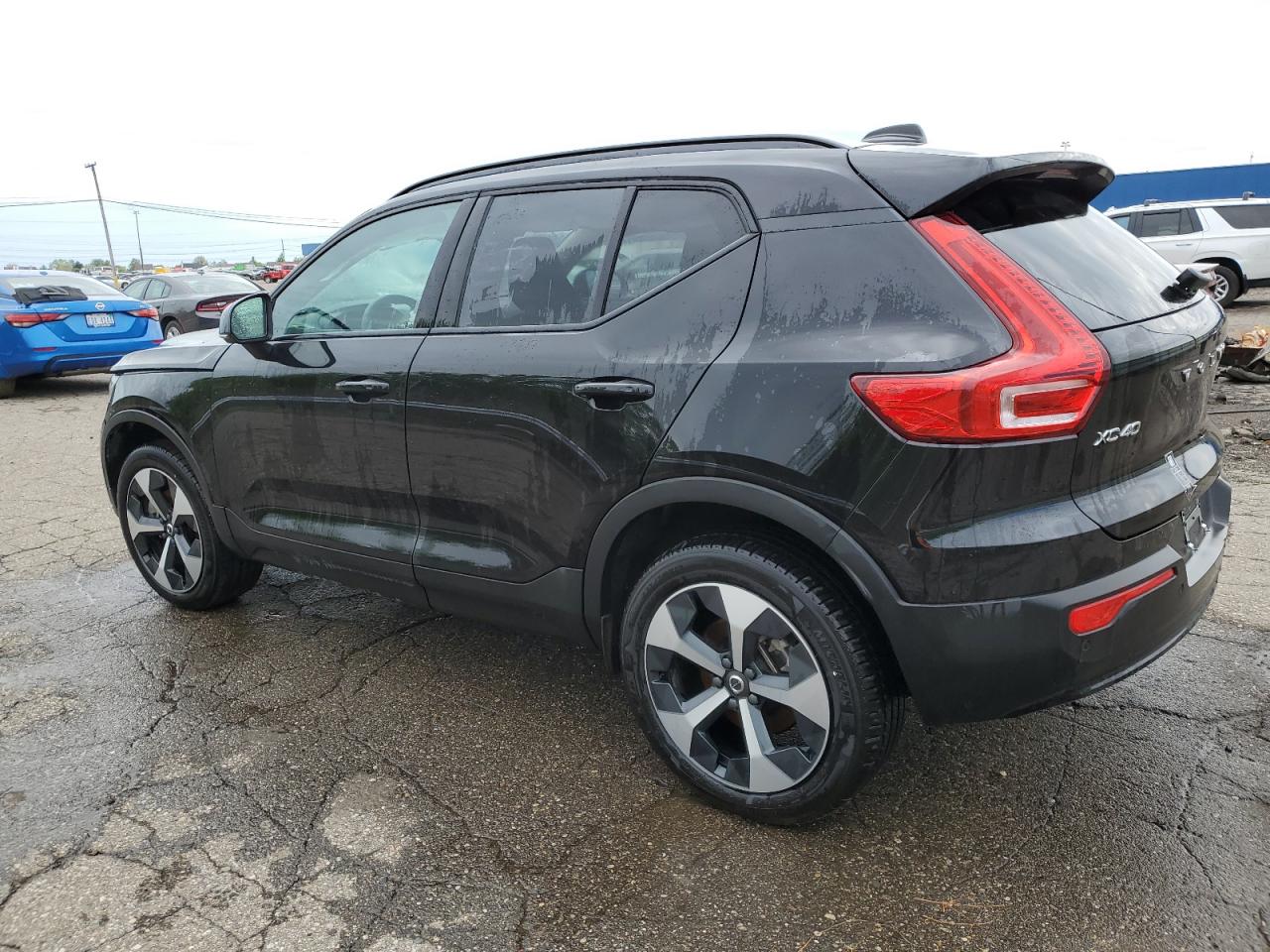 YV4L12UK9R2285362 2024 Volvo Xc40 Core