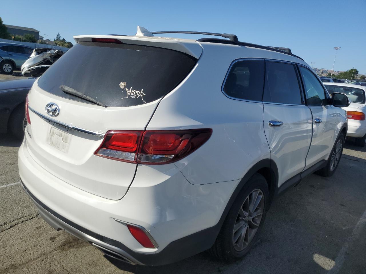 KM8SN4HFXHU174328 2017 Hyundai Santa Fe Se