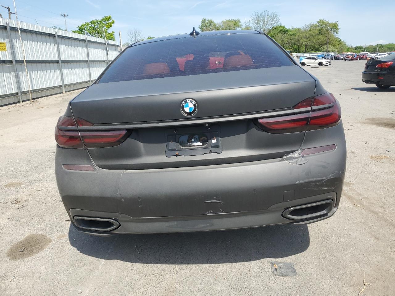 2016 BMW 750 Xi vin: WBA7F2C58GG418644