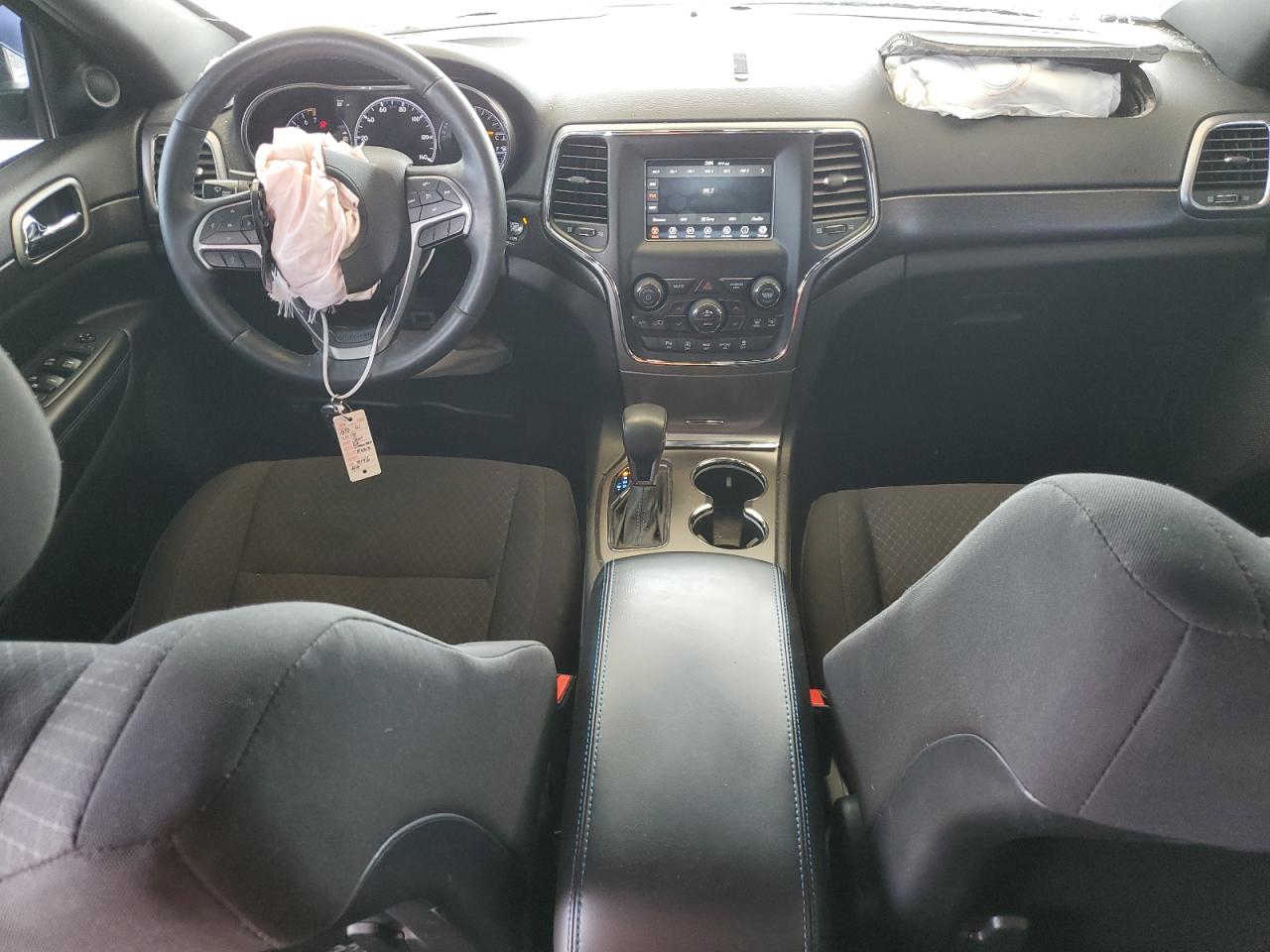 1C4RJFAG3JC358146 2018 Jeep Grand Cherokee Laredo