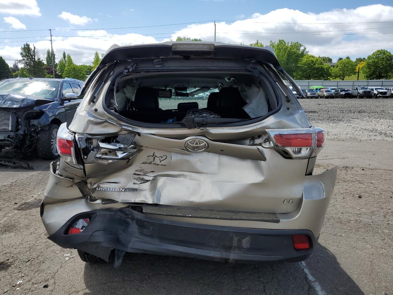 5TDZKRFH9GS175857 2016 Toyota Highlander Le