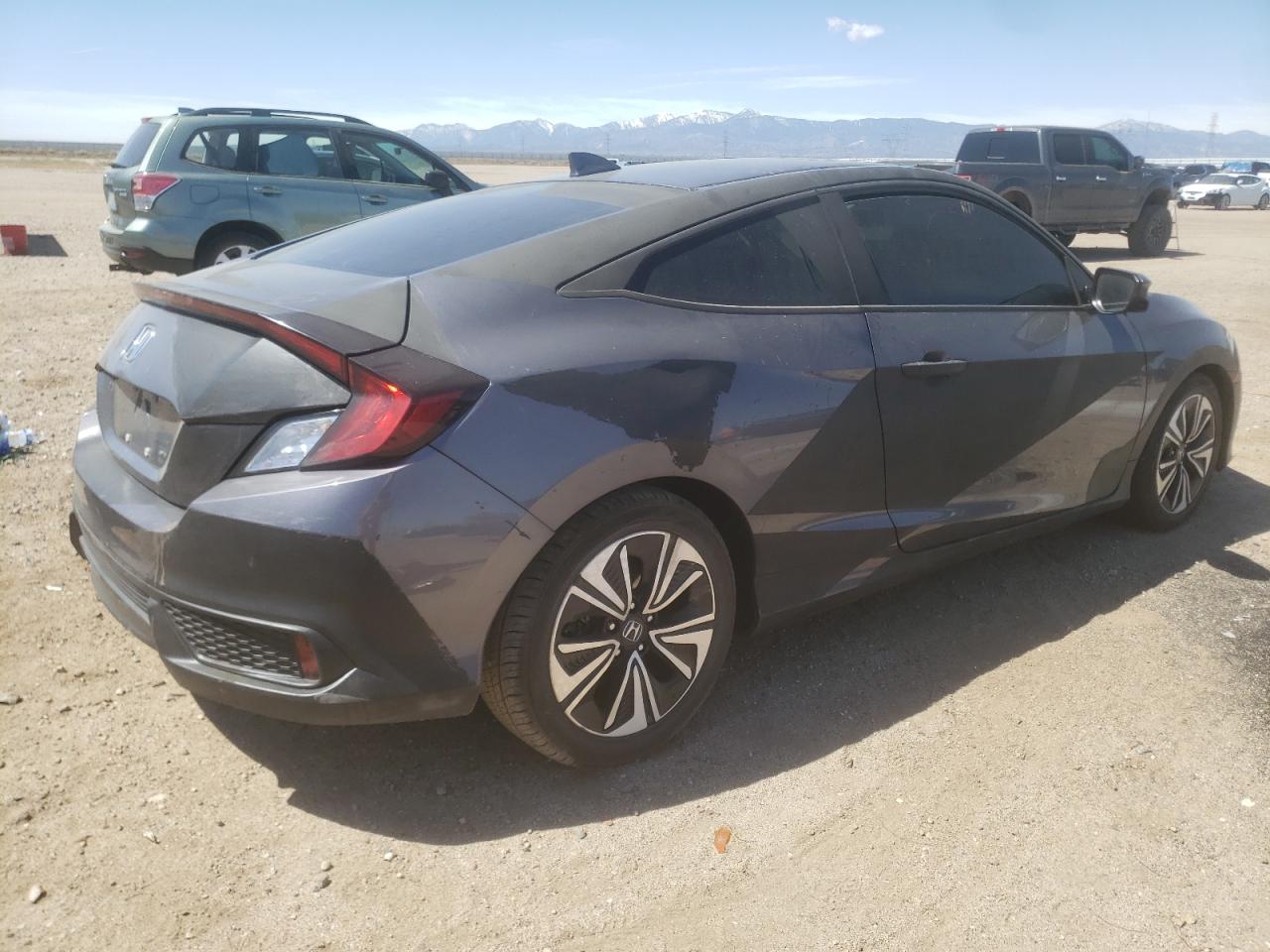 2HGFC3B32JH356409 2018 Honda Civic Ex