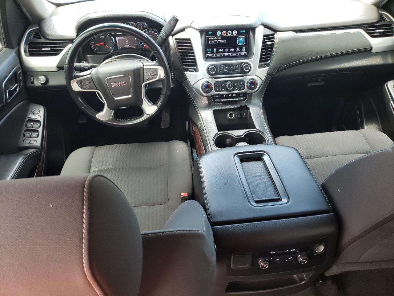 1GKS1FKC1HR204513 2017 GMC Yukon Xl C1500 Sle