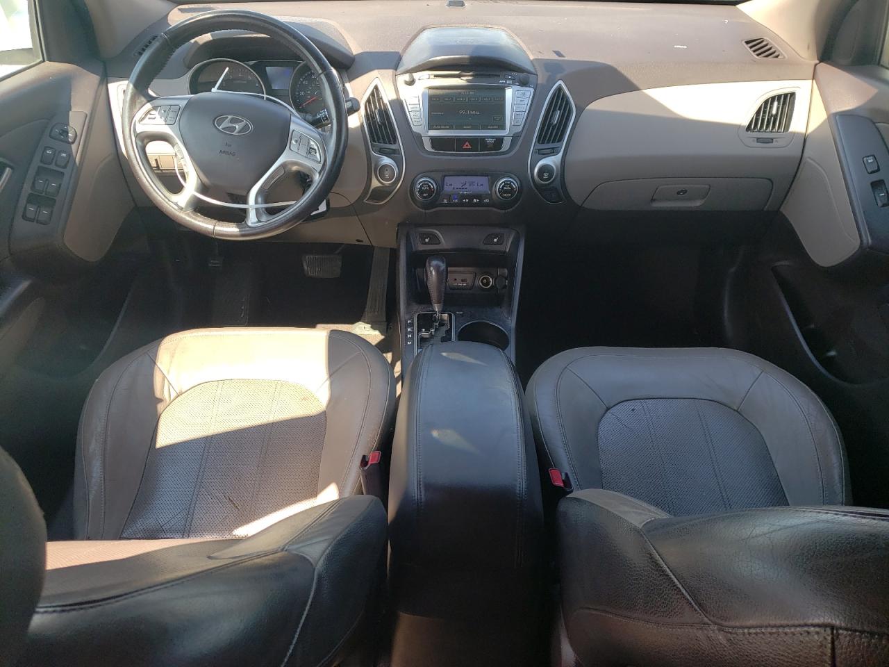 KM8JU3AC3AU052182 2010 Hyundai Tucson Gls