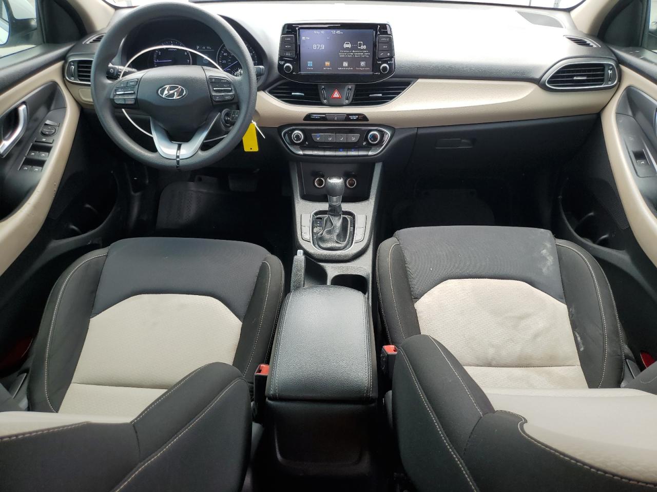 2018 Hyundai Elantra Gt vin: KMHH35LE5JU068847