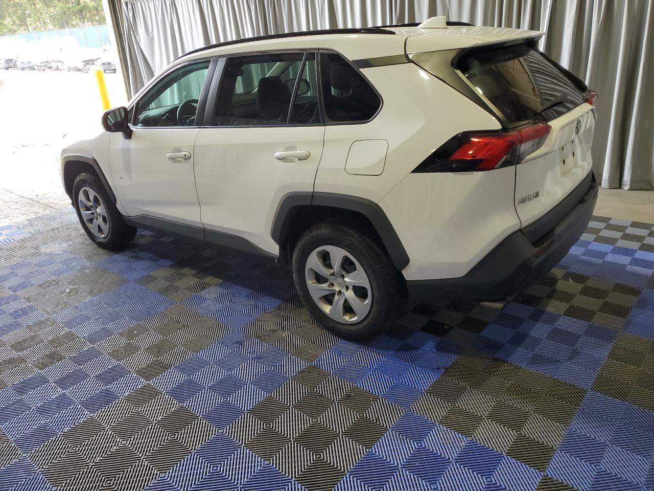 2019 Toyota Rav4 Le vin: 2T3F1RFVXKW058601