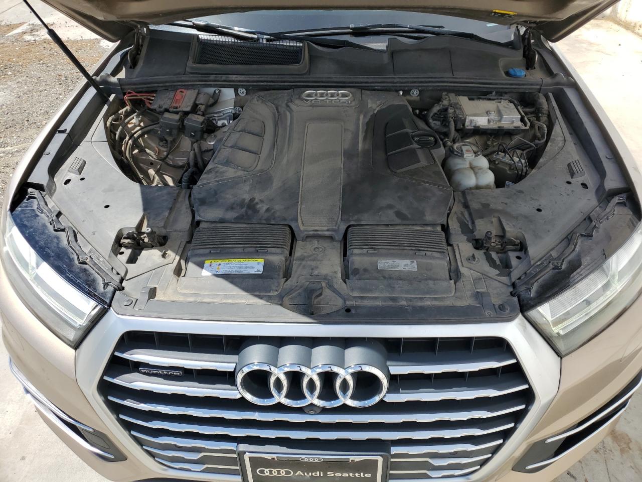 2018 Audi Q7 Prestige vin: WA1VAAF79JD004744