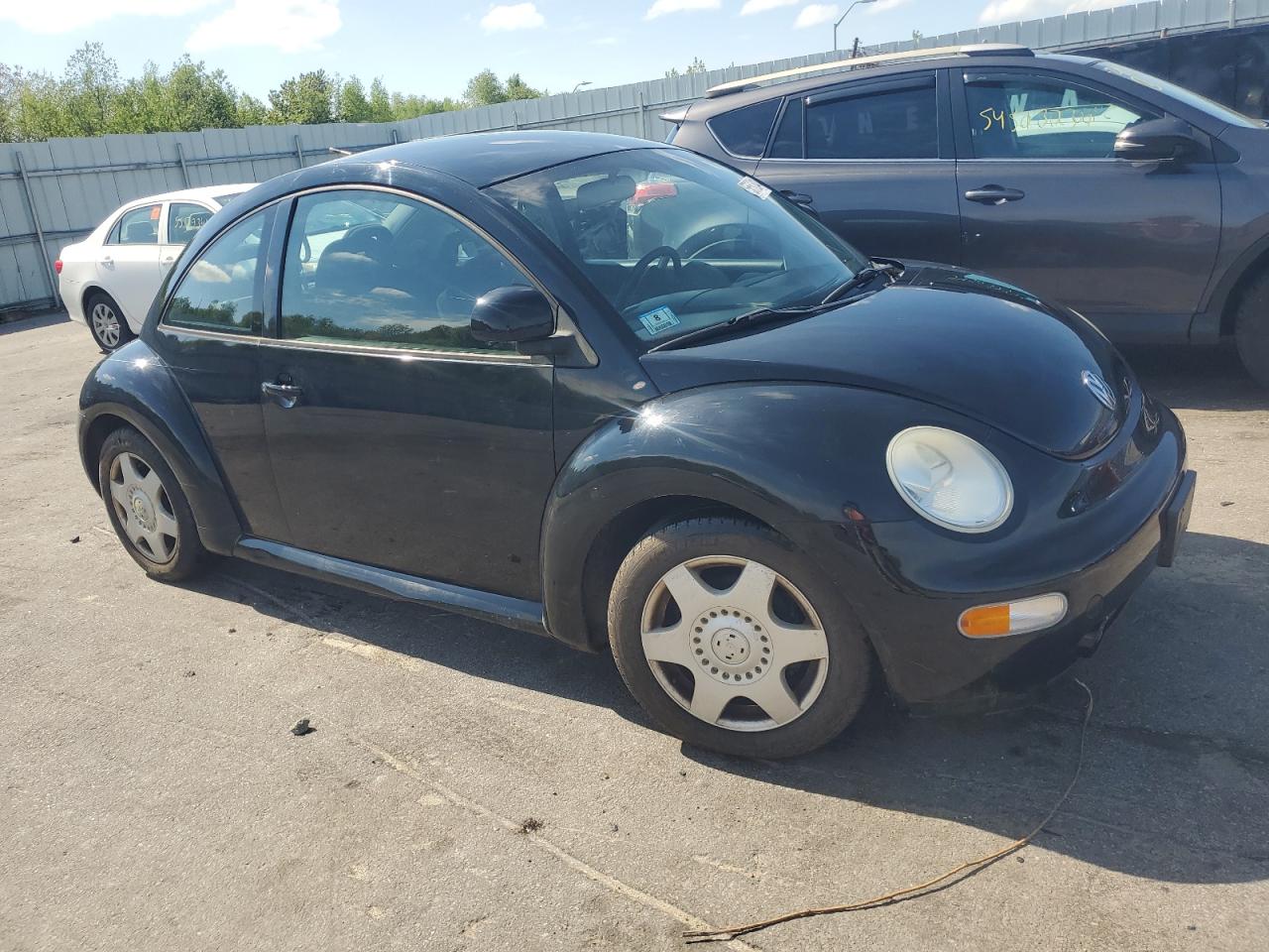 3VWBB61CXWM025571 1998 Volkswagen New Beetle