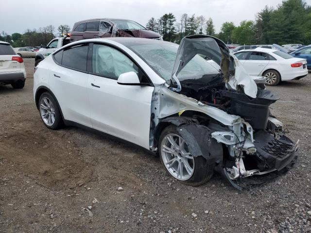 5YJYGDEE2LF044825 Tesla Model Y  4