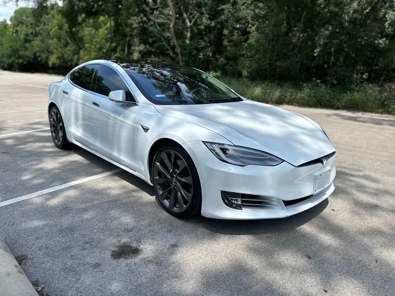 5YJSA1E22JF289052 2018 Tesla Model S