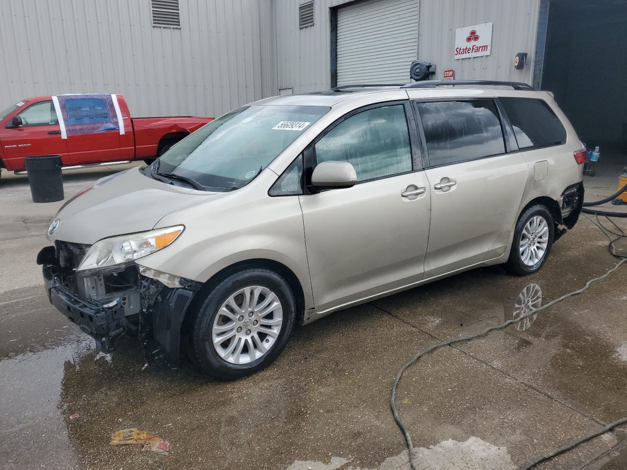 5TDYK3DC6FS657068 2015 Toyota Sienna Xle