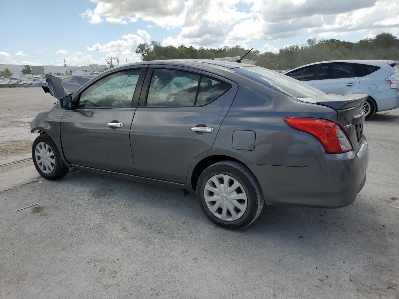 3N1CN7AP2JL823667 2018 Nissan Versa S