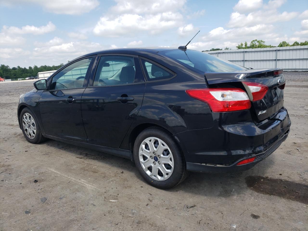 1FAHP3F24CL387377 2012 Ford Focus Se