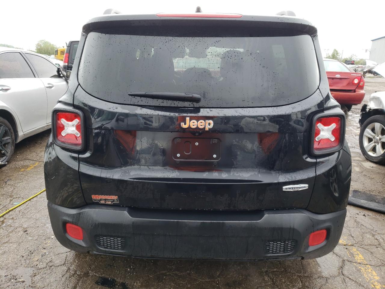 2015 Jeep Renegade Latitude vin: ZACCJABT9FPB98930