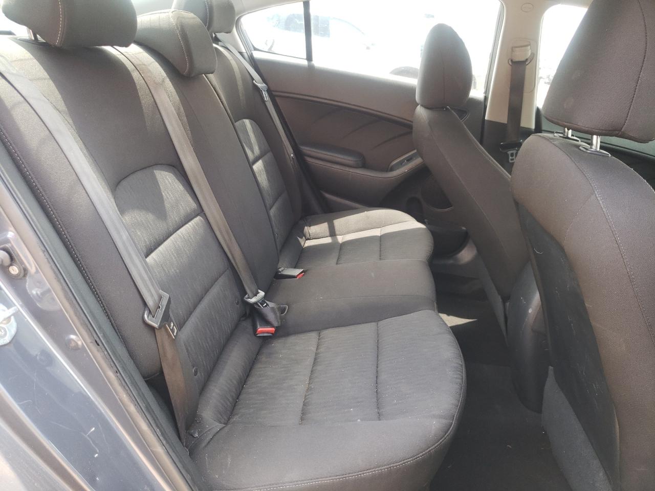 KNAFK4A6XG5562349 2016 Kia Forte Lx