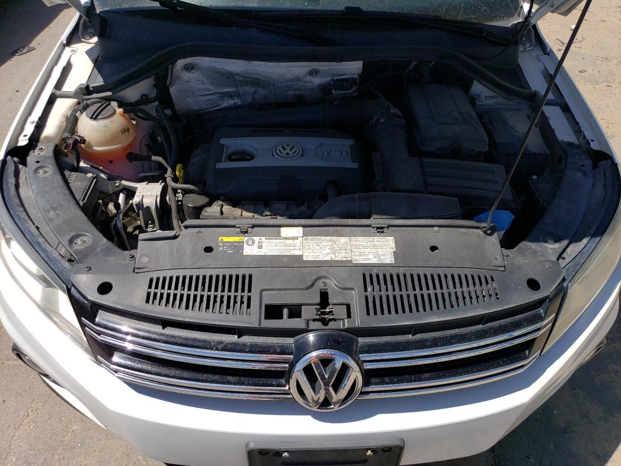 WVGUV7AX3HK008497 2017 Volkswagen Tiguan Sport