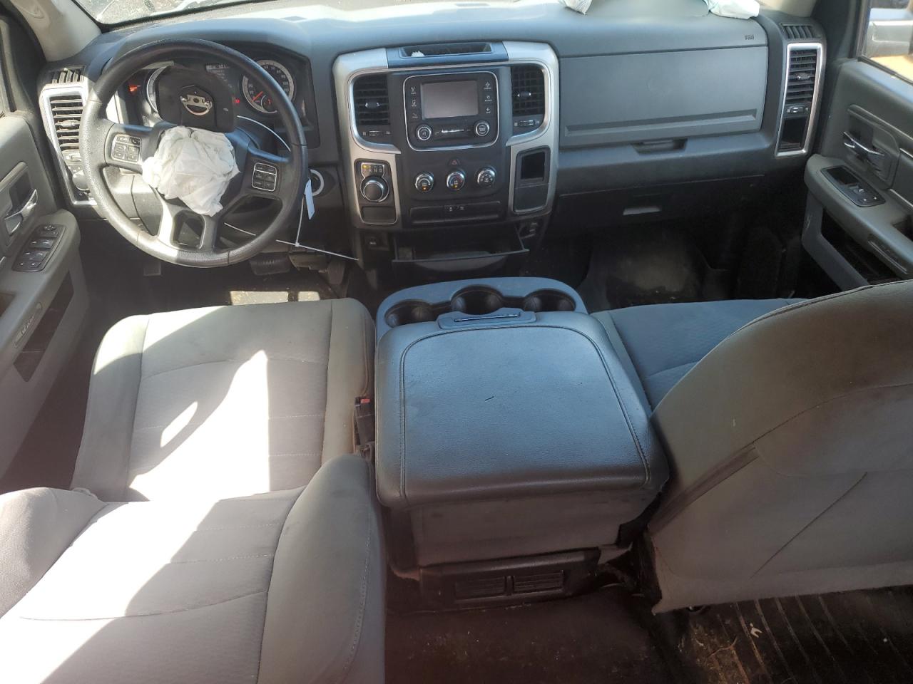 1C6RR6TT1KS571632 2019 Ram 1500 Classic Slt