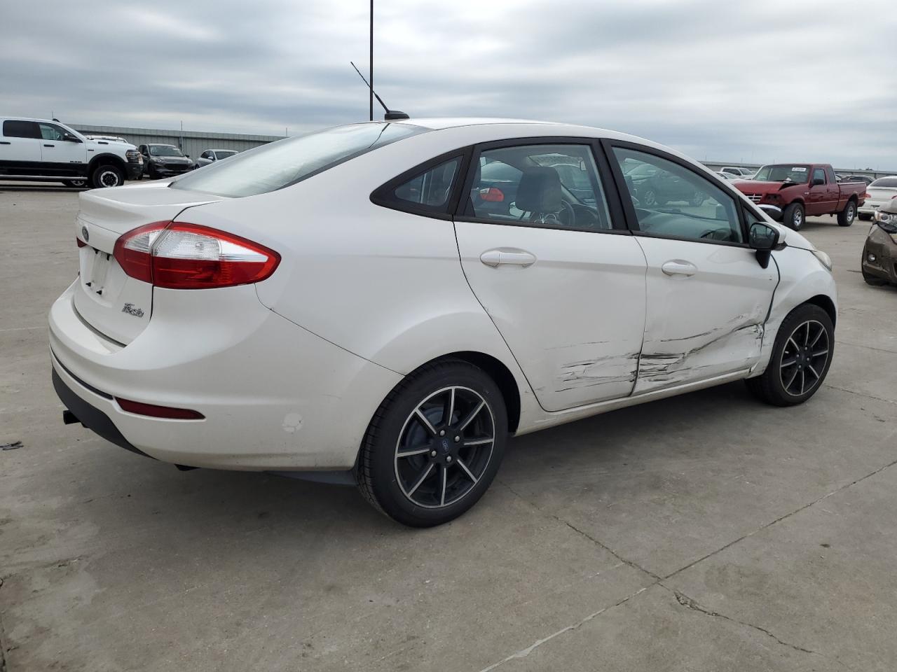 3FADP4BJ7JM135846 2018 Ford Fiesta Se