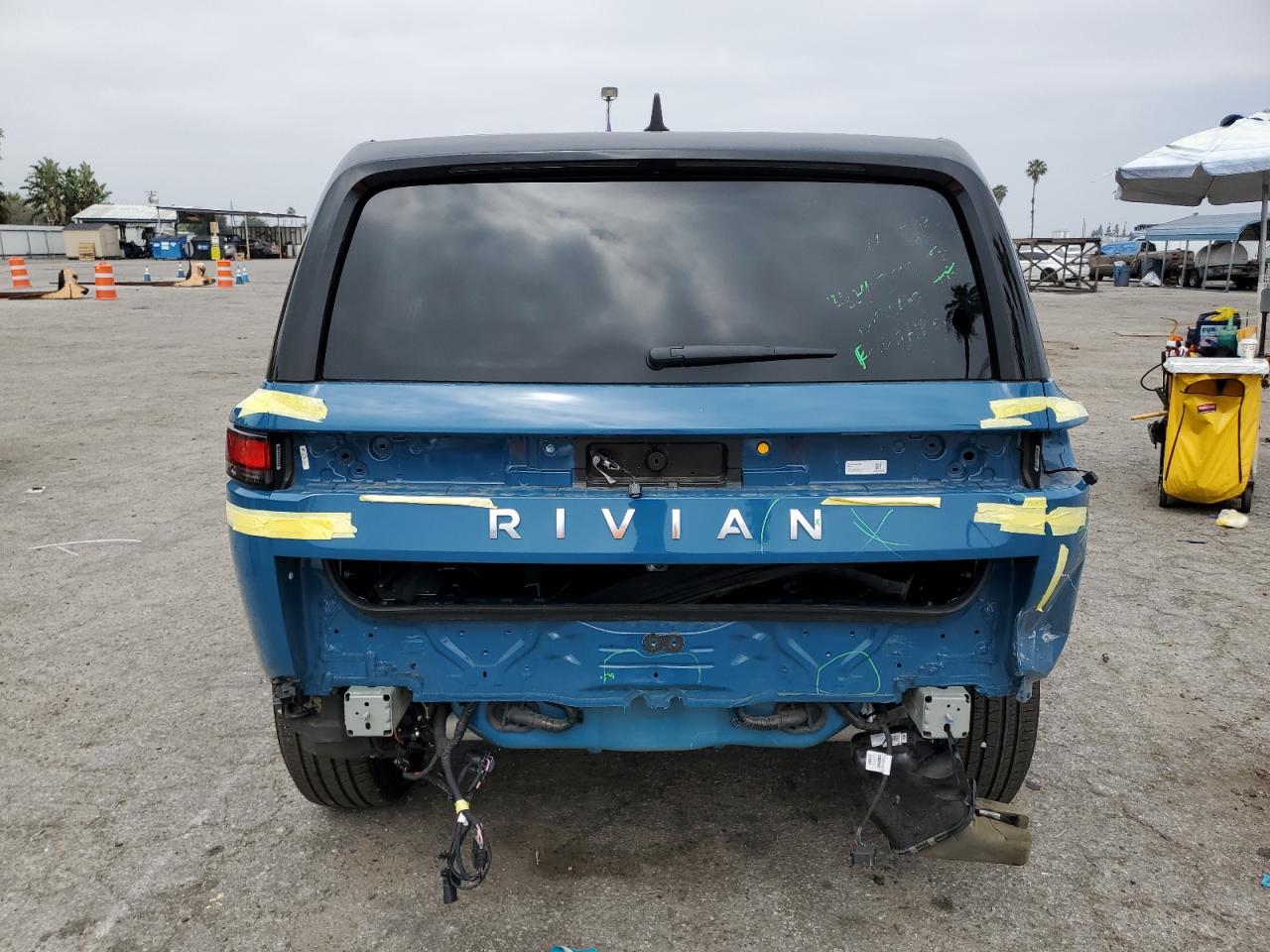 7PDSGBBA3PN026121 2023 Rivian R1S Adventure