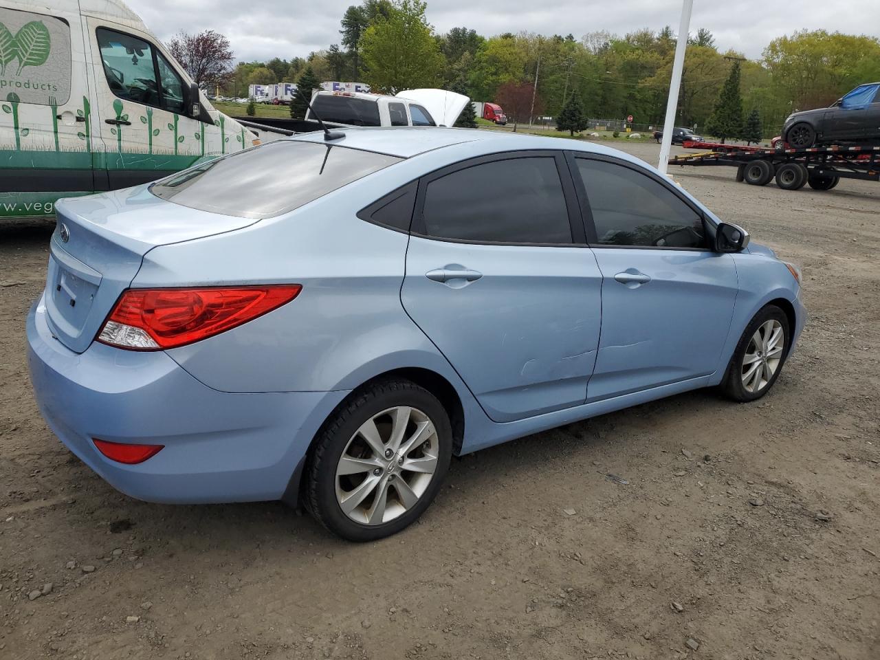 2013 Hyundai Accent Gls vin: KMHCU4AE1DU380110