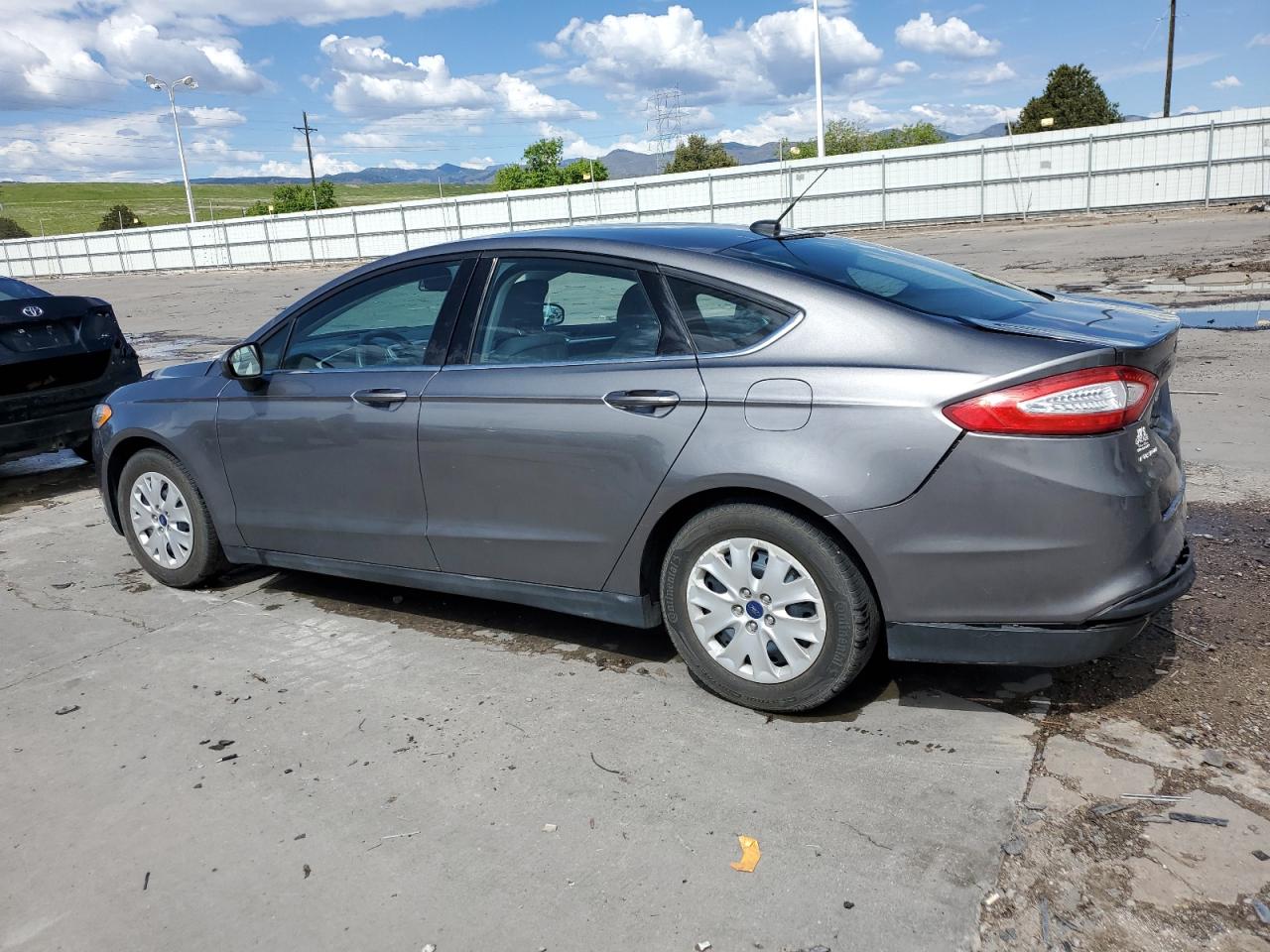 2014 Ford Fusion S vin: 3FA6P0G71ER369150